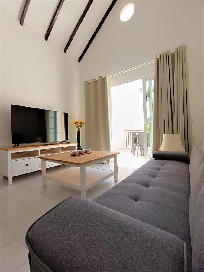 Sarah'S Apartment - Playa Fanabe Адехе Екстериор снимка