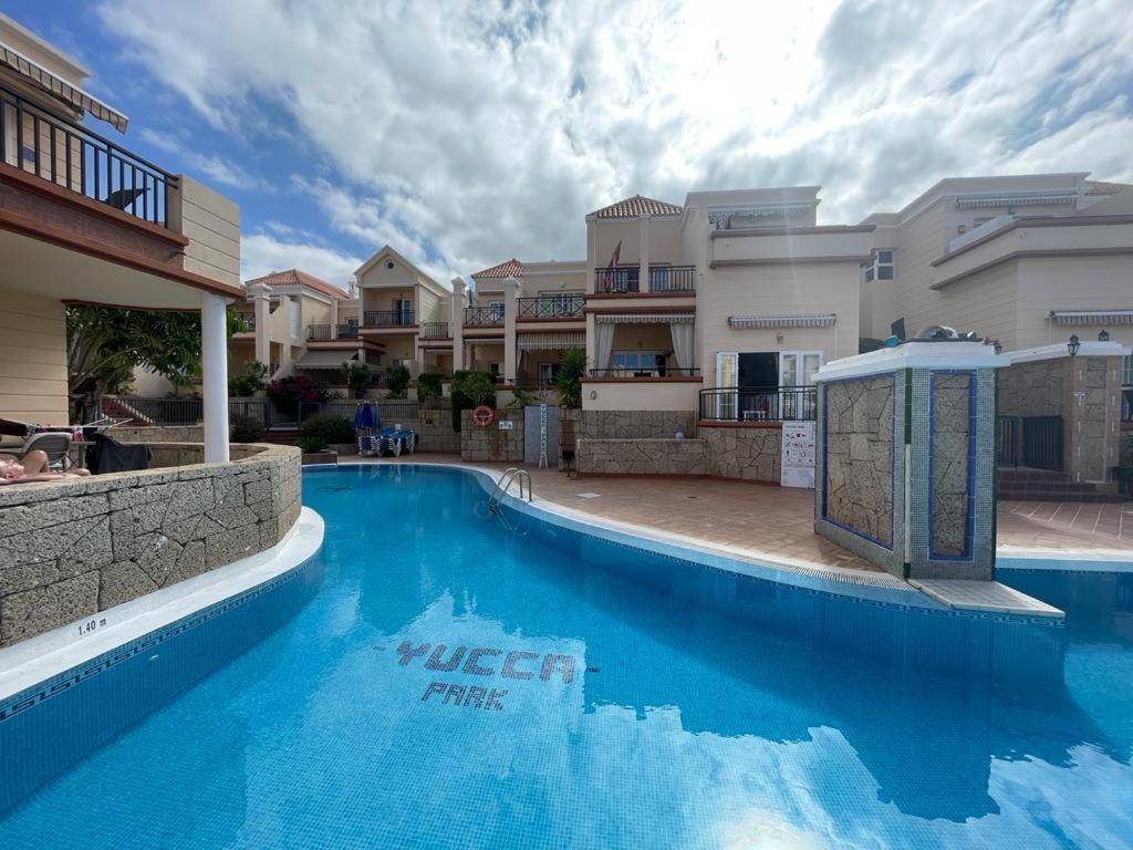 Sarah'S Apartment - Playa Fanabe Адехе Екстериор снимка