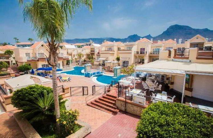 Sarah'S Apartment - Playa Fanabe Адехе Екстериор снимка